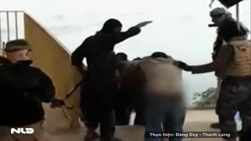 IS tự hành quyết lẫn nhau