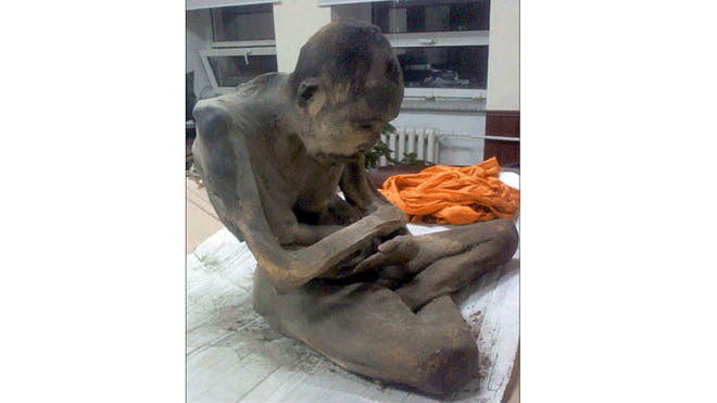 Xác ướp ngồi thiền được tìm thấy ở Mông Cổ. Ảnh: Mongolia Morning News