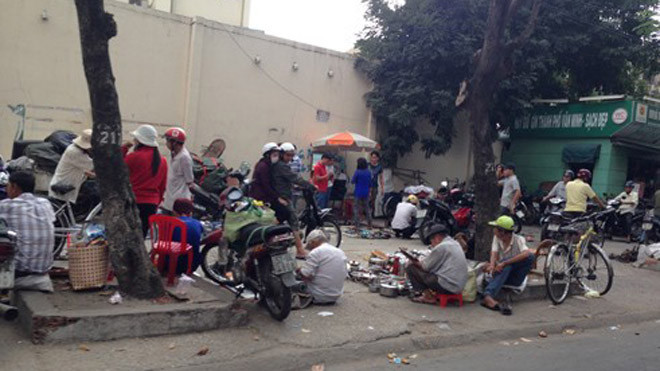 Hoạt động mua, bán đều công khai