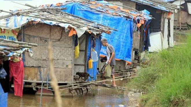 Ngôi nhà nhỏ nổi trên sông, nơi “vợ chồng” ông Thành chung sống hạnh phúc.