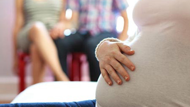 Con tỉ phú Nhật kiện chính phủ Thái Lan đòi 13 con đẻ thuê