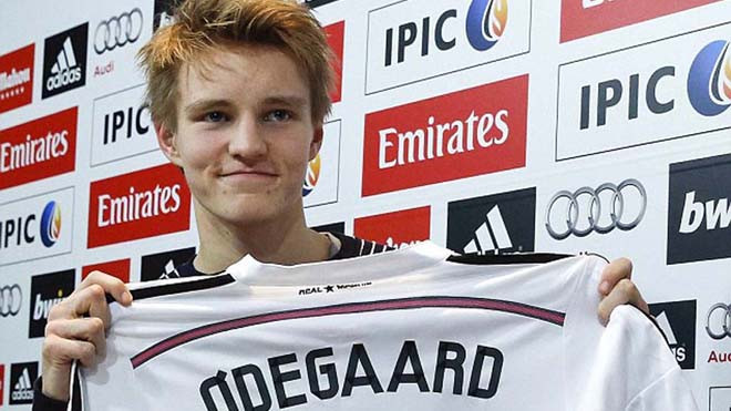 Real Madrid bị FIFA điều tra chuyển nhượng