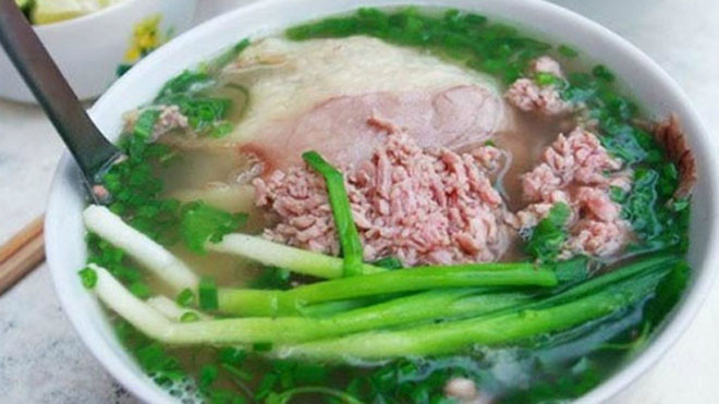 Từ tay trắng, anh Linh đã xây dựng thành công 5 cửa hàng phở với doanh thu hàng trăm triệu đồng mỗi tháng.