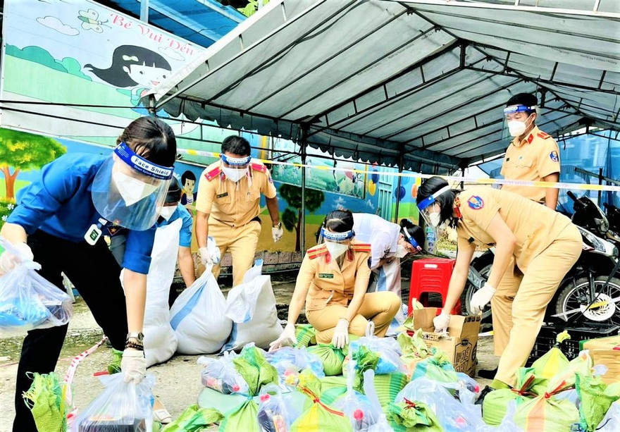 Hơn 500 học viên cảnh sát đến hỗ trợ Bình Dương chống dịch