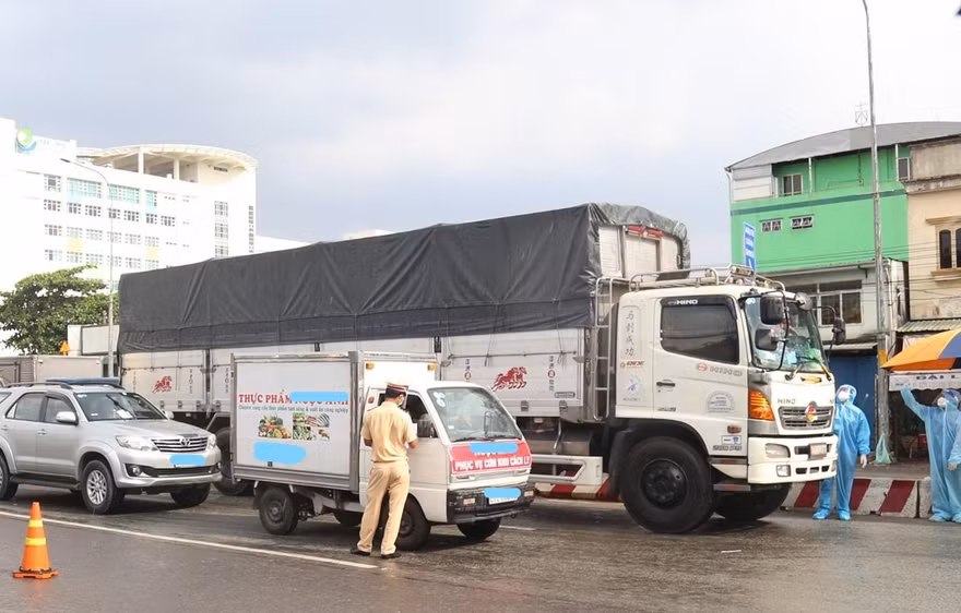 Tài xế ở TPHCM thông chốt kiểm dịch tại Bình Phước dương tính với SARS-CoV-2