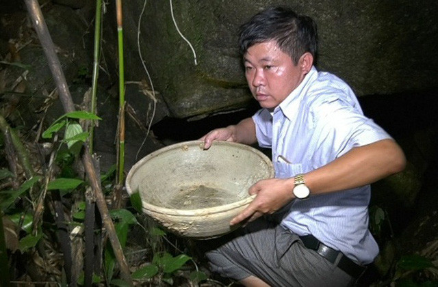 Hiện vật được phát hiện trong hang