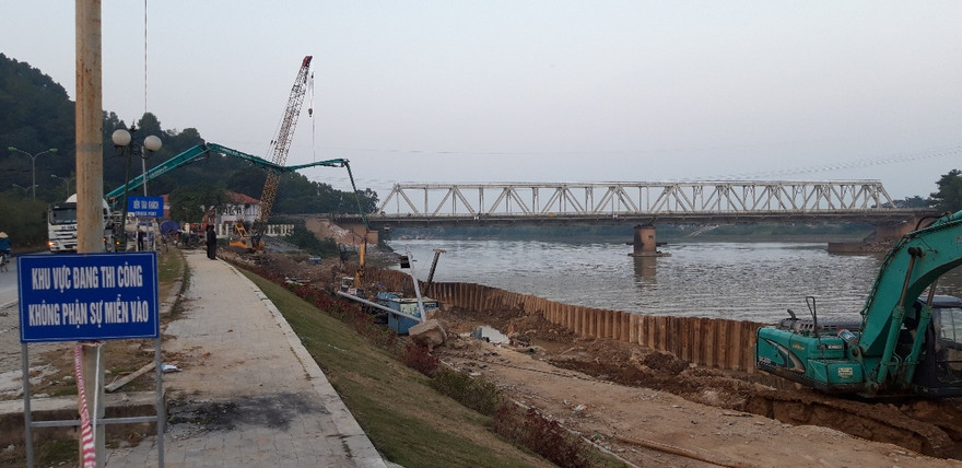 Dự án chi 34 tỷ sửa chữa bờ kè hơn 100 tỷ khắc phục đến đâu?