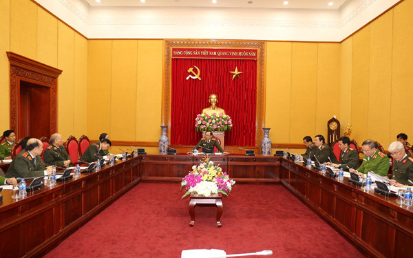 Xem xét kéo dài tuổi phục vụ cho các sĩ quan là GS, PGS Công an