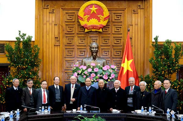 Thủ tướng gặp mặt các cựu chuyên gia, cựu chiến binh