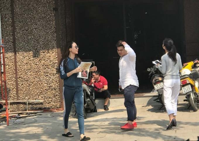 Đàm Thu Trang xuất hiện phờ phạc khi có tin trục trặc với Cường Đô la