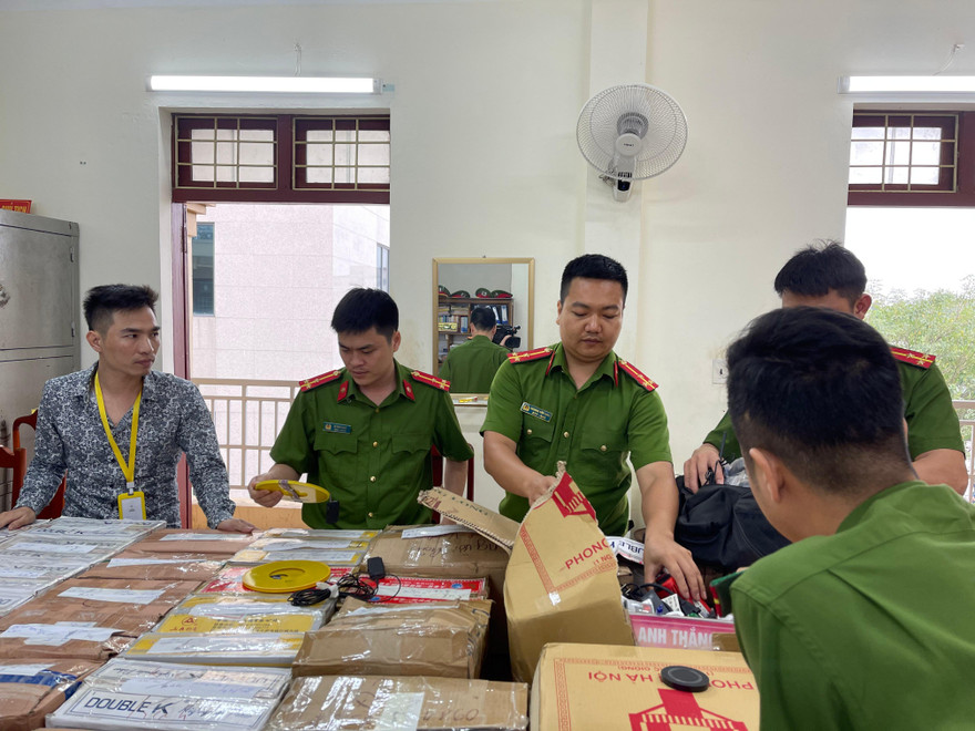 Cận cảnh kho thiết bị phục vụ 'cờ bạc bịp'