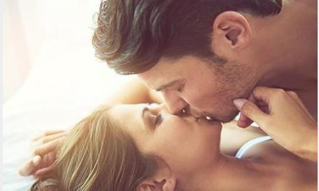 Vợ chồng chia sẻ việc nhà, phòng the nóng bỏng hơn