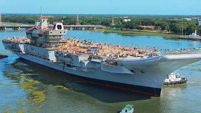 Tàu sân bay INS Vikrant đang được đóng tại Kochi (Ảnh: Hải quân Ấn Độ)