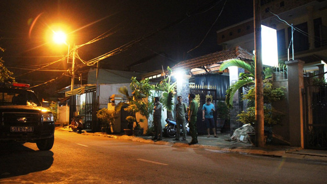 Lực lượng chức năng điều tra vụ việc.