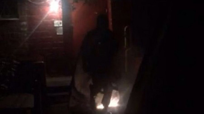 Hình ảnh người đàn ông bí ẩn trong trang phục Batman được nhân chứng ghi lại được