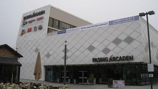 Trung tâm mua sắm ở Munich bị dọa đánh bom. Ảnh: Independent