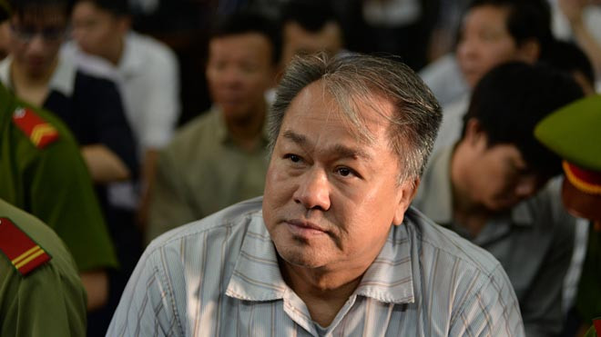 Phạm Công Danh ngay từ những câu đầu tiên trả lời xét hỏi đã nói “Đưa cho Hà Văn Thắm 500 tỷ đồng có biên nhận”. Ảnh: Tân Châu