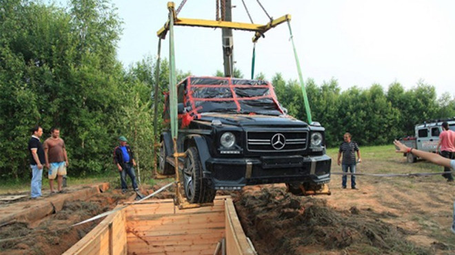 Mercedes G500 trở thành một chiếc boongke đặc biệt. Ảnh: Autoevolution.