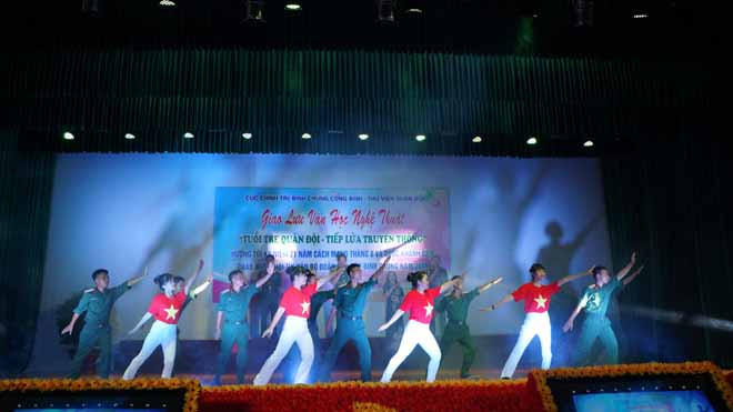 Lính Công binh tiếp lửa truyền thống