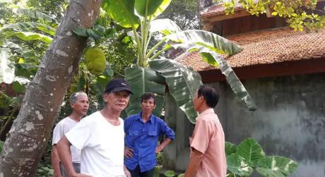 Người dân Thanh Mạc rất bức xúc trước sự việc mất 2 vì kèo bằng gỗ sưa ngay tại đình làng.