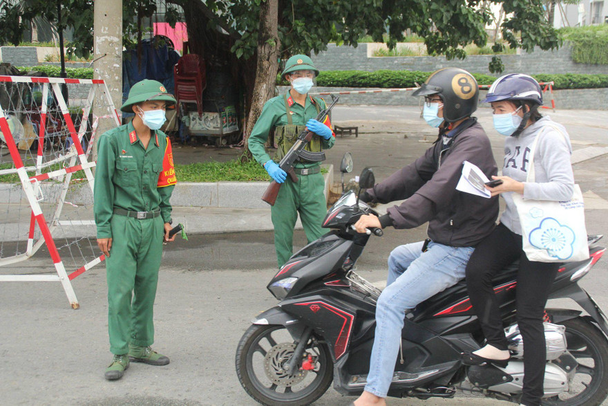 Các đơn vị quân đội tiếp tục hỗ trợ TPHCM đến tháng 11