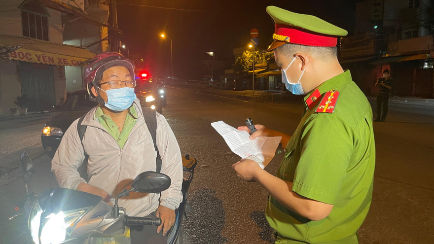 Chủ tịch TPHCM ký công văn khẩn phòng, chống dịch COVID-19