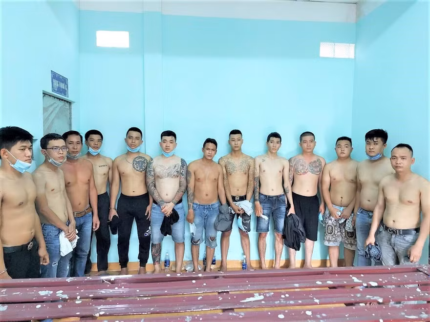 Các đối tượng bị tạm giữ