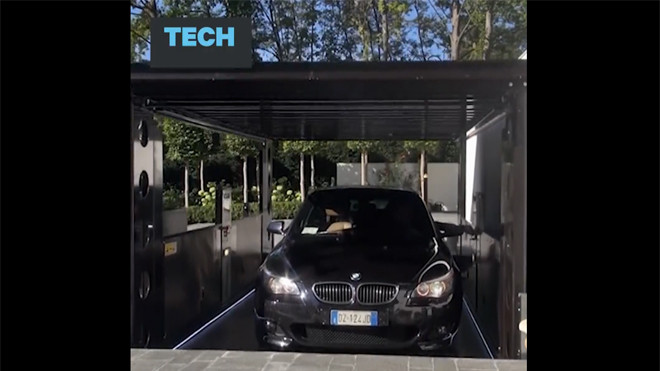 Thang máy 'vô hình' đưa xe xuống bãi đỗ ngầm