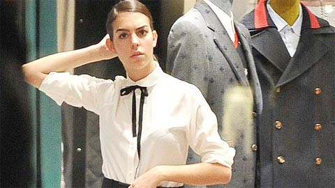 Bồ mới của Ronaldo từng làm như… ô sin