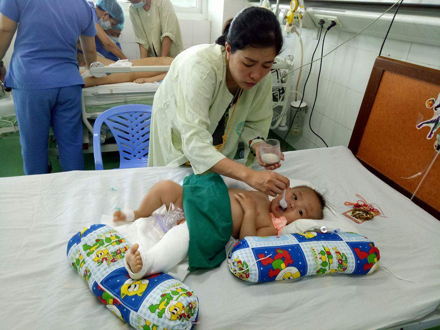 Cháu Tr sắp được xuất viện sau khi rơi từ tầng 5 xuống. 