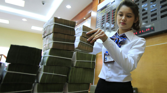 Lãi suất cảnh báo khó bề giữ yên !