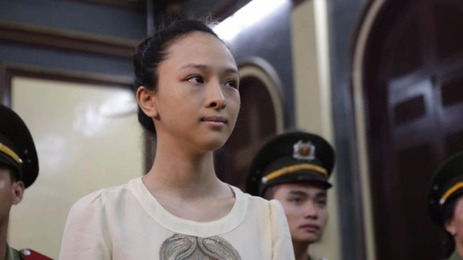 Hoa hậu Phương Nga tại phiên toà tháng 9