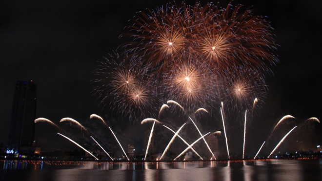 Màn trình diễn của đội tuyển Úc tại Cuộc thi trình diễn pháo hoa quốc tế Đà Nẵng 2015. Ảnh: Thanh Trần. 