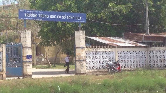 Trường THCS Long Hoà, nơi xảy ra sự việc. Ảnh: E.X 