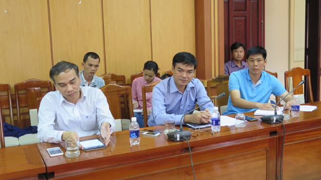 Đại diện BQL đường thủy nội địa (ở giữa)