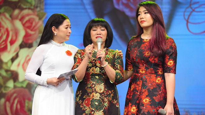 Cẩm Vân khóc khi nhớ lại chuyện kinh hoàng xảy đến với gia đình chị