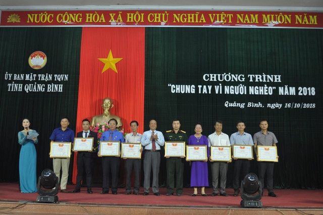 Hơn 21 tỷ đồng ủng hộ chương trình “Chung tay vì người nghèo năm 2018”