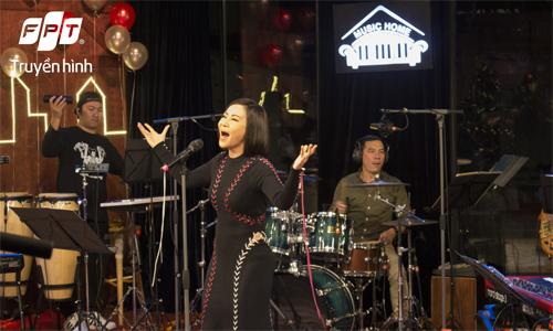 Dịch covid-19 yên tâm ngồi nhà thưởng thức 'nhà hát trực tuyến'