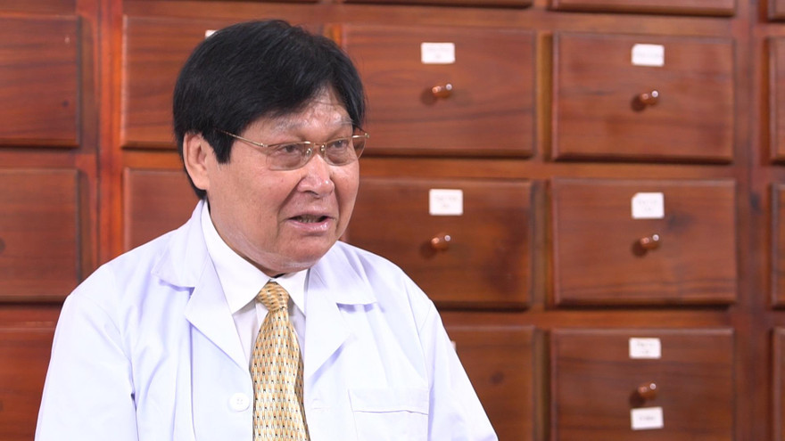 Tiến sĩ, Thầy thuốc ưu tú Phạm Hưng Củng