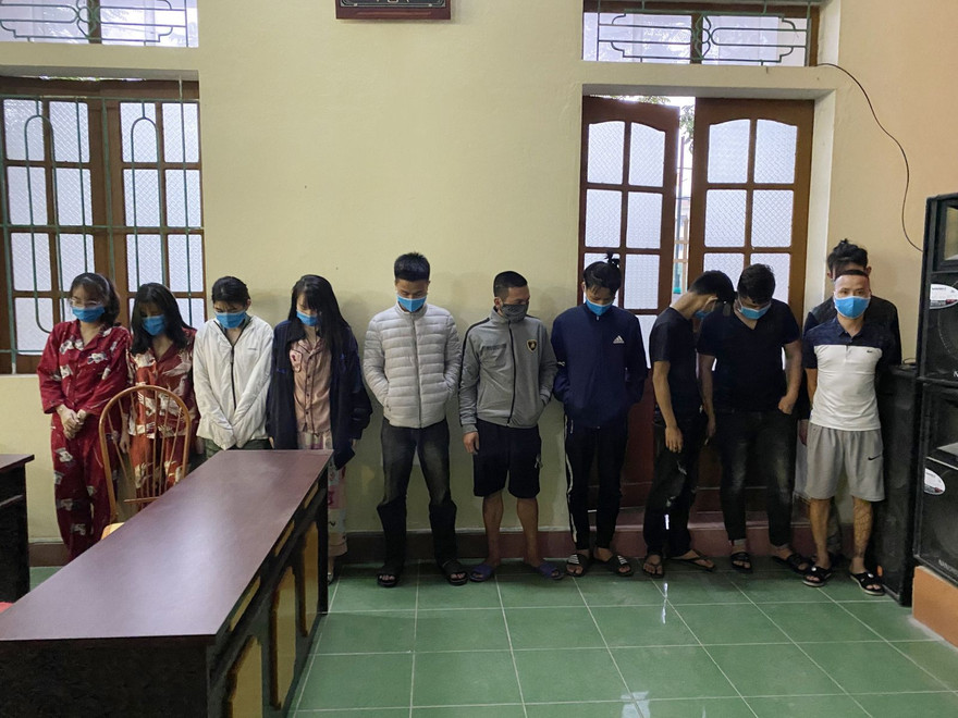 Nhóm người tập trung hát karaoke, dương tính với ma tuý