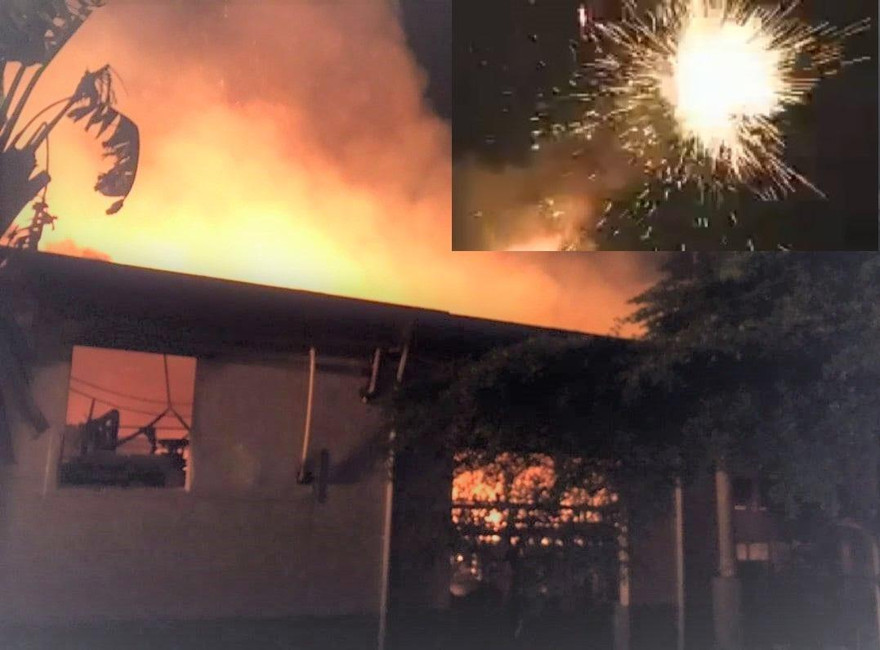 Lửa cháy rực kèm tia phóng lên trời như pháo hoa tại hai công ty ở Bình Dương