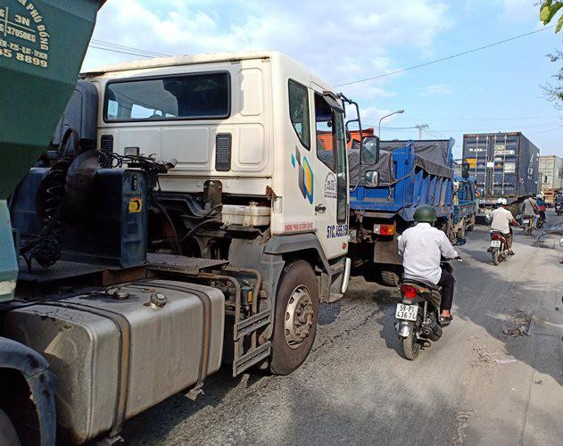 Bình Dương tạm cấm các phương tiện đi trên nhiều đường huyết mạch từ 1/6