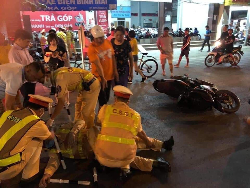 Hiện trường vụ việc "thông chốt", gây thương tích cho chiến sỹ công an đang lam nhiệm vụ - Ảnh: Hoàng Long