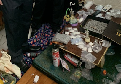 Công an thu giữ hơn 1 kg ma tuý các loại, súng quân dụng và nhiều tang vật liên quan - Ảnh: Hoàng Long