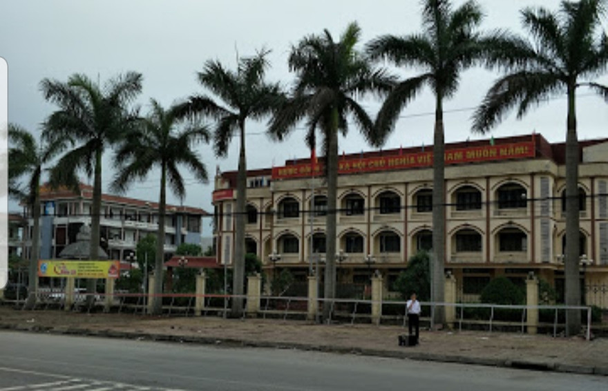 Trụ sở UBND huyện Đông Hưng, nơi phát hiện cán bộ tử vong tại phòng làm việc - Ảnh: Hoàng Long