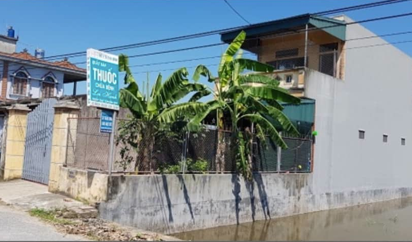 Quầy thuốc kiêm nhà riêng của Phan Văn Lợi, nơi xảy ra vụ dâm ô trẻ em - Ảnh: Hoàng Long