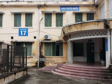 Các bệnh nhân COVID-19 được cách ly đặc biệt và điều trị tại Khoa truyền nhiễm, Bệnh viện Đa khoa tỉnh Nam Định - Ảnh: Hoàng Long