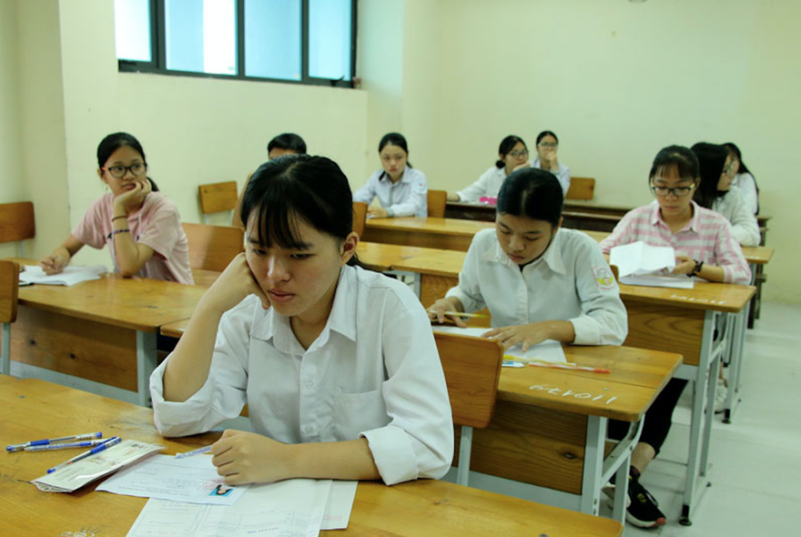 Thí sinh Hà Nam dự thi vào lớp 10 công lập - Ảnh: GN