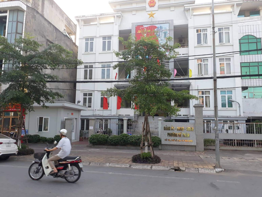 Trụ sở phường Đề Thám, nơi xảy ra vụ việc cán bộ phường dâm ô với trẻ em - Ảnh: Hoàng Long