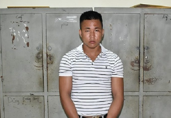 "Phượt thủ" kiêm cướp giật bị công an bắt khi đang lẩn trốn ở quê nhà - Ảnh: Hoàng Long